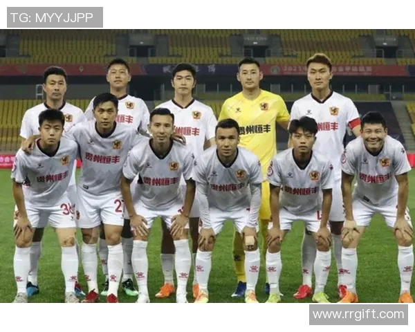 武汉羽毛球队以92分稳居锦标赛积分榜首位展现强劲实力 武汉羽毛球队以92分稳居锦标赛积分榜首位展现强劲实力