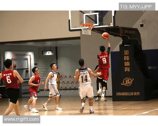 深入分析武汉篮球队的整体压制打法及其战术优势与应用效果