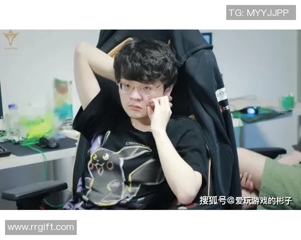 V5在世界大师赛中的精彩表现与状态分析探讨