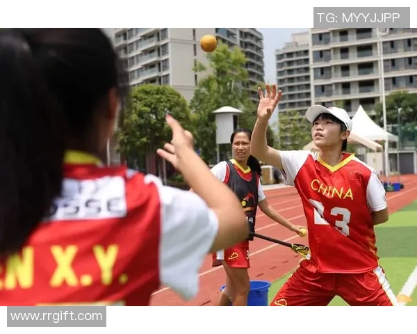 南京网球队的崛起与发展:探讨其在网球运动中的意识与影响 南京网球队的崛起与发展:探讨其在网球运动中的意识与影响