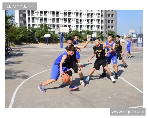 武汉篮球队的攻防策略分析与比赛控制能力探讨