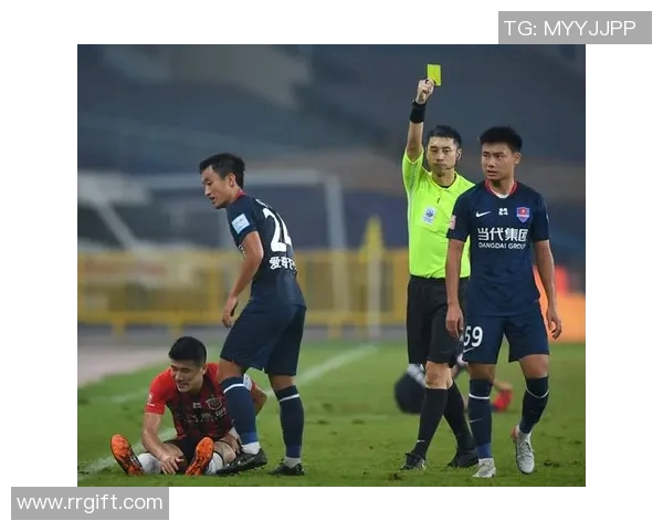 黄磊畅谈足球人生：从青涩少年到职业球员的心路历程