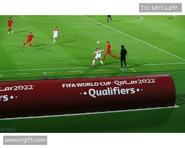 重庆足球队防反战术革新探讨与实践分析全景呈现