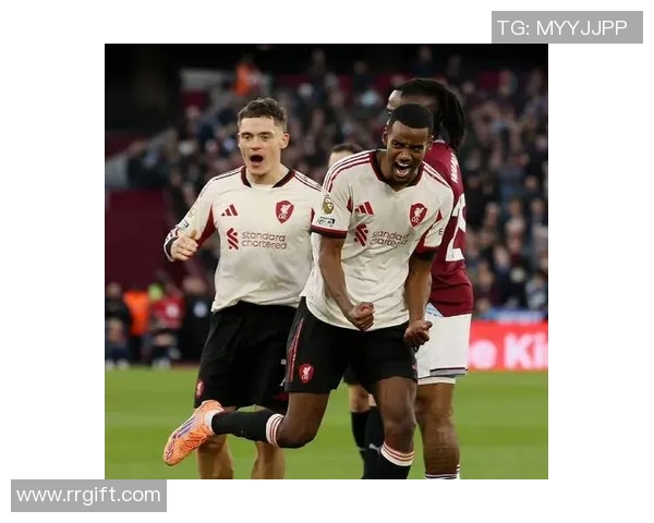 利物浦迎战贝尔格莱全力争胜展现球队实力与韧性 利物浦迎战贝尔格莱全力争胜展现球队实力与韧性