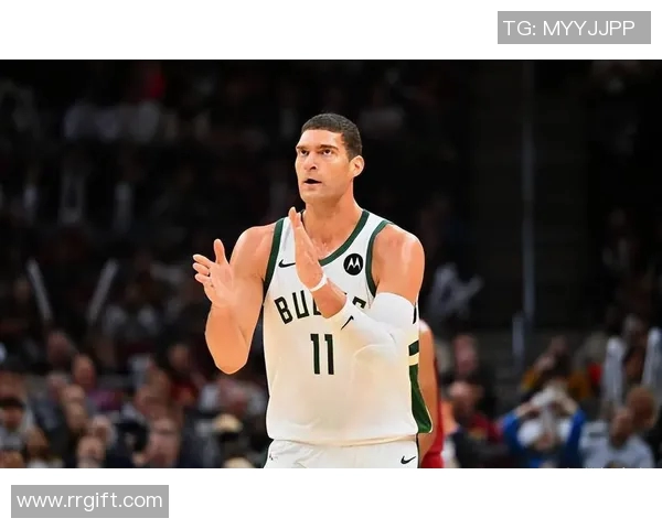 布鲁克洛佩斯：从篮球新星到NBA传奇的成长之路