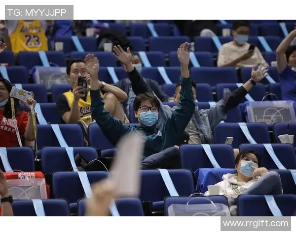 湖人主场迎战热火双方激烈对抗引发球迷热情高涨