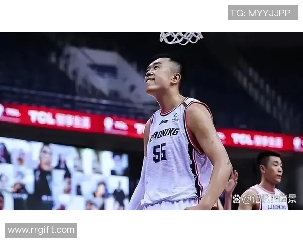 韩德君的篮球之路：从青涩少年到CBA传奇巨星的成长历程与辉煌成就