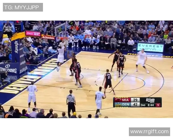 博伊金斯与邓肯的巅峰对决：篮球史上的传奇时刻与精彩瞬间回顾