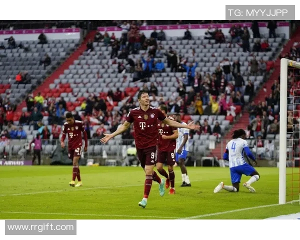 莱万重返德甲赛场遭拜仁球迷嘘声四起引发热议 莱万重返德甲赛场遭拜仁球迷嘘声四起引发热议