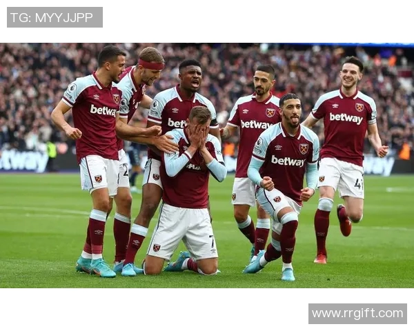 切尔西队与狼队激战正酣谁能在英超赛场上笑到最后