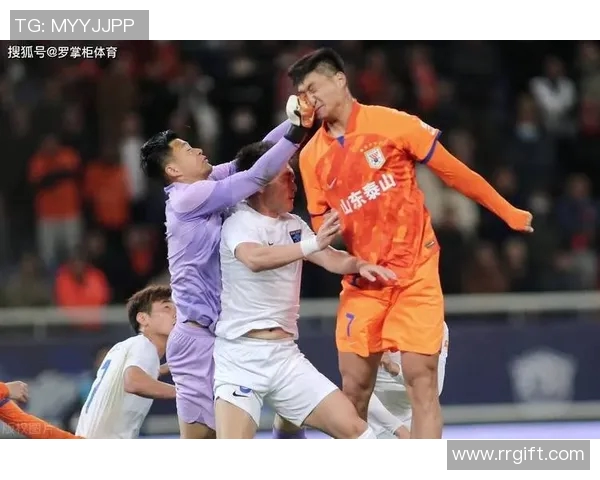 鲁能与天津激战正酣现场直播精彩瞬间全程回顾与分析